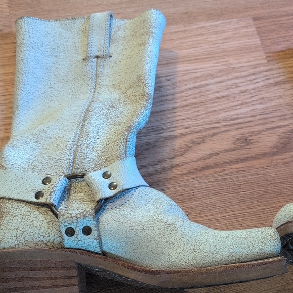 FRYE AND CO. Blue Heeled Boots - Picture 4 of 4